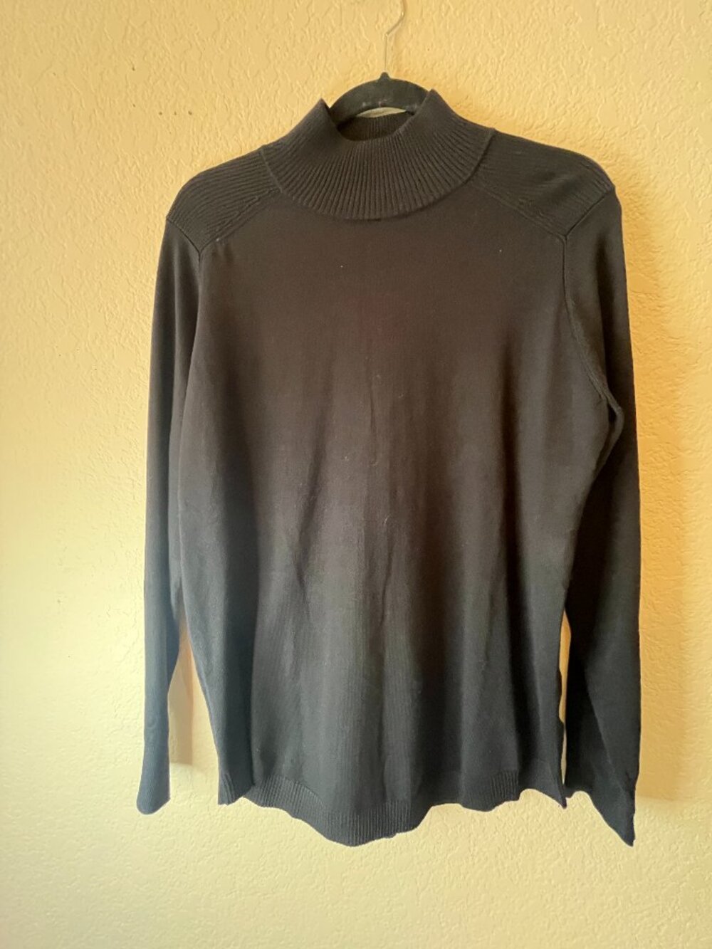 Women's Size Medium Turtleneck Sweater
